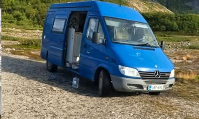 Mersu Sprinter retkeilyauto