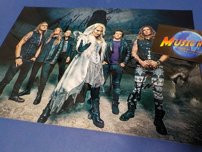 BATTLE BEAST KUVA KOKO BÄNDIN NIMMAREILLA