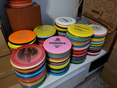200+ frisbeegolf-kiekkoa