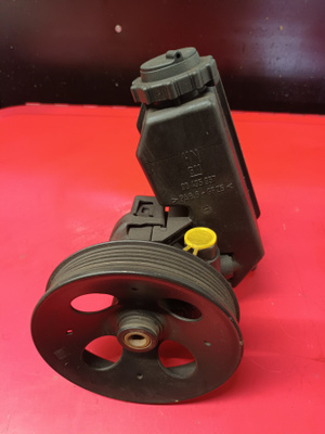 Opel Vectra B ohjaustehostinpumppu ja säiliö GM 90495957