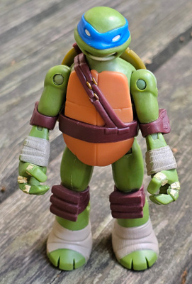 TMNT Teenage Mutant Ninja Turtles BATTLE SHELL LEONARDO 2013