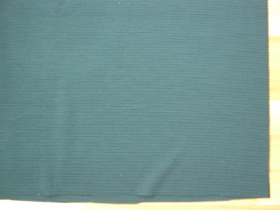 Neulos, tumman vihreä pit. 150 cm, lev. 170 cm