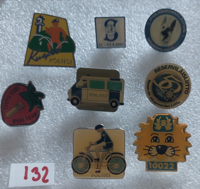 Pinssi paketti nro 132, 133, 134, 137, 138 : terveydenhuolto