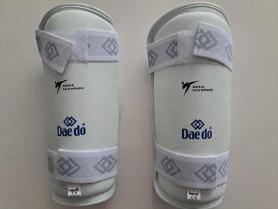 Uudet taekwondo säärisuojat; Dae do (L)