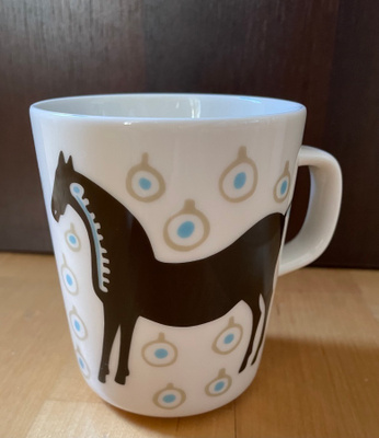 Marimekko musta  tamma muki  UUSI
