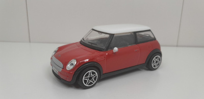 Mini Cooper 1/43 Bburago 9 cm