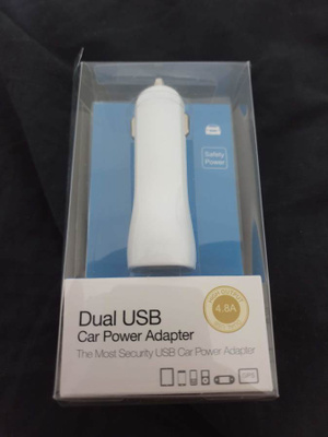 Auto adapteri kahdella usb paikalla