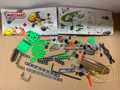 Meccano 2513 tarvikkeita