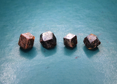 Ötztal alppilaakso Itävalta almandiini granaatteja 81.11 ct