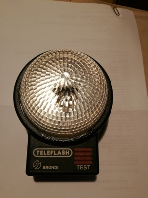 LED FLASH VALO (ollut kytkettynä lankapuh äänihälytykseen)