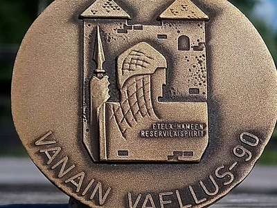 Pronssivärinen Upseeri merkki. Halkaisija - 55 mm. Valmistaj