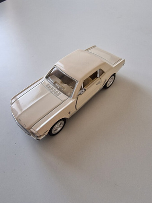 Kinsmart Ford Mustang 1964 1/36