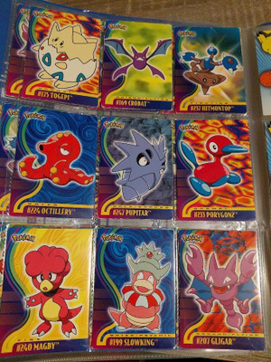 Pokemon topps kortteja erä18 54kpl
