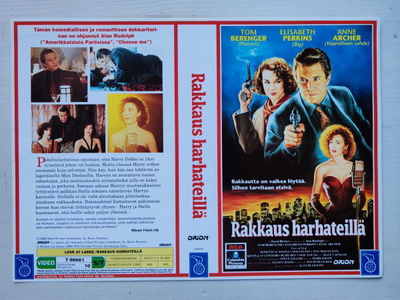 VHS Rakkaus harhatiellä –kansipaperi