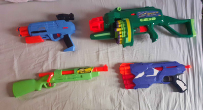 Nerf pyssyjä/muita pehmonuoliaseita
