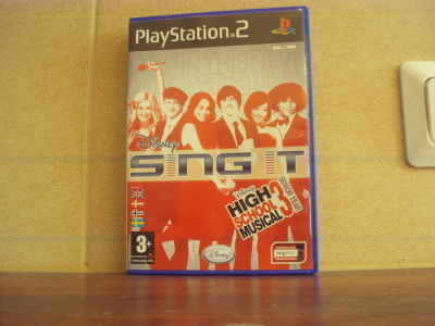 PS 2: DISNEY SING IT: HIGH SCHOOL MUSICAL 3: SENIOR YEAR (B)