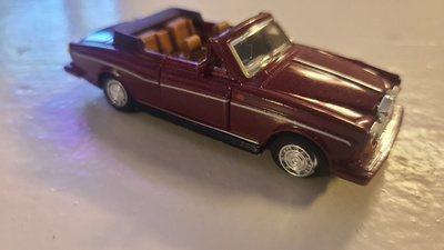 Majorette - Rolls Royce Corniche II Convertible Burgundy Car