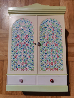 Mary Quant Daisy -nuken vaatekaappi