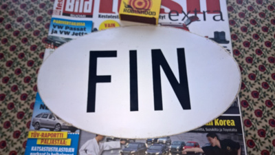 Siistikuntoinen todella iso FIN-tarra