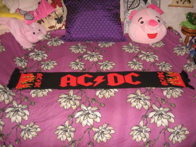 ACDC:Fanikaulahuivi: pituus 150cm