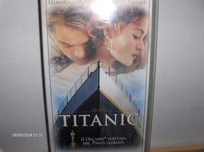 TITANIC VHS. LÖYTYYKÖ EDES 100E?