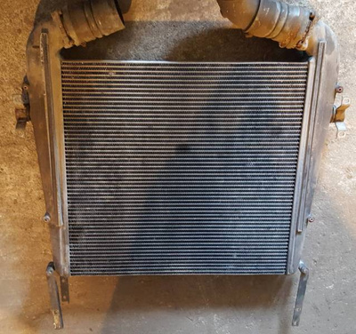 Välijäähdytin Scania 142, 143