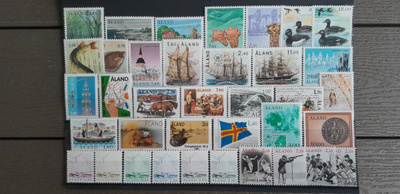 AHVENANMAA / ÅLAND ** postimerkkejä 37 kpl