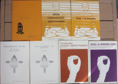 Suomen Yogaliitto r.y.:n julkaisusarjaa 6 + 1 kpl.