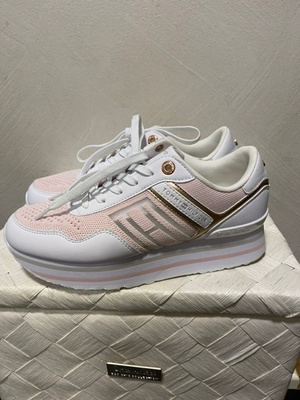 Tommy Hilfiger uudet tennarit  39