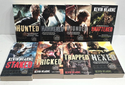The Iron Druid Chronicles kirjat 1-8 (Kevin Hearne)