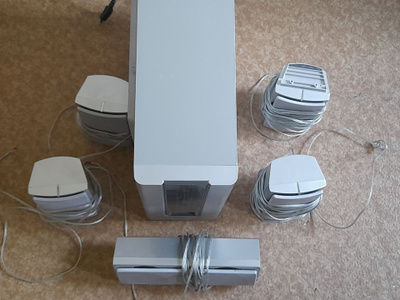 Philips Surround 5.1 kaiuttimet 6 kpl
