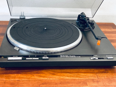 Techniks SL-Q30 suoraveto levysoitin