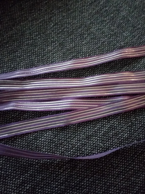 Violetti kulta nauhaa n 100cm