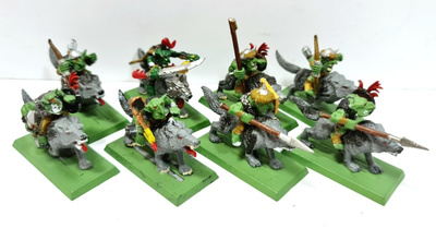 WHFB - 8kpl Goblin Wolf Riders figuuria [F11]