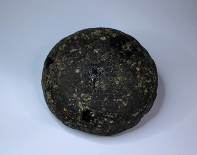 UFO tektiitti Indokiniitti upea muoto raskas Ø n. 83mm Kiina