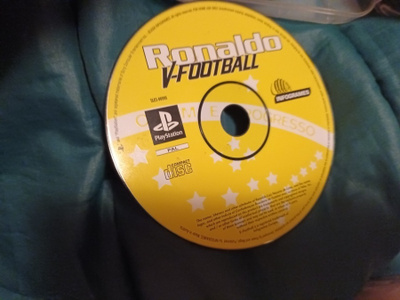SLES-00995 Sony PlayStation 1 Ronaldo V-Football peli L