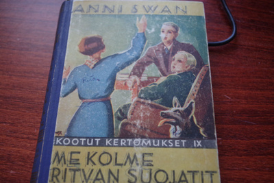 Anni Swan: Me kolme & Ritvan suojatit (1950)