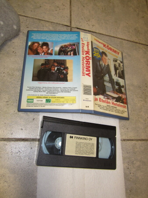 VÄÄPELI KÖRMY JA ETELÄN HETELMÄT - VHS