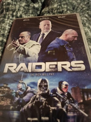 Raiders  - Bruce Willis