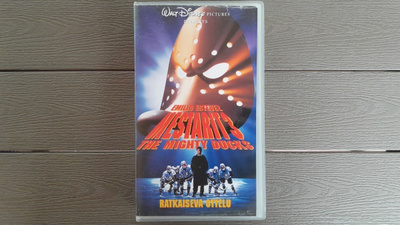 VHS: Mestarit 3: The Mighty Ducks - Ratkaiseva Ottelu,Disney