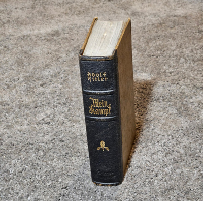 Vihkikirja 1943 Mein Kampf