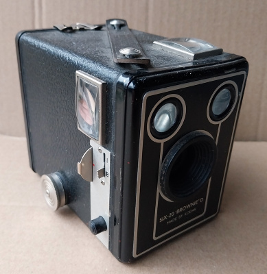 BROWNIE'D SIX-20 Made by Kodak vanha KAMERA
