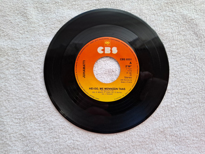 Juhamatti – Hei-oo, Me Mennään Taas / Voinko Luottaa 7" sing