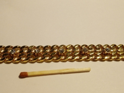Upea kivellinen rannekoru napakalla lukolla, 20 cm