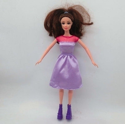 81 - 10 .. Käsintehty Kaunis Party Hame .. Barbie Ym..