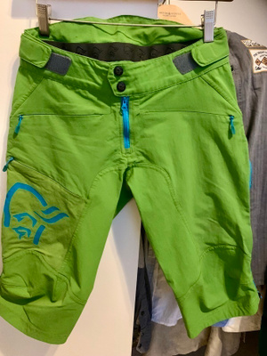 Norrøna  GREEN SHORTS KOKO XS