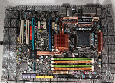LGA775-emolevy MSI P45 NEO2, MSI:n tehdaskunnostama