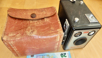 VANHA Kamera Kodak Brownie Flash III