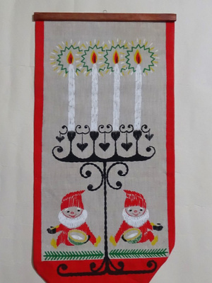 Vintage joulutaulu - tontut ja kynttelikkö