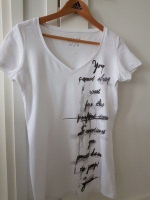 Ihana Guess printtipaita